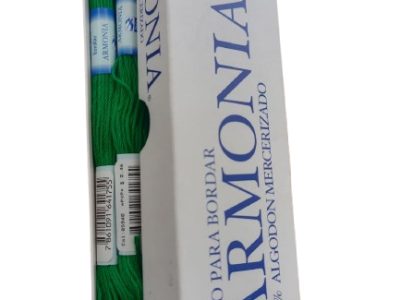 Hilo Pasa Para Bordar Madeja Color Verde  Botella — MKS Mercería
