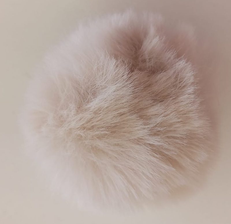 Pompon Peludo Beige 7cm