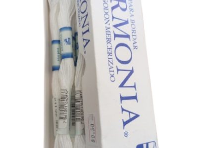 Hilo Pasa Para Bordar Madeja Color Blanco — MKS Mercería