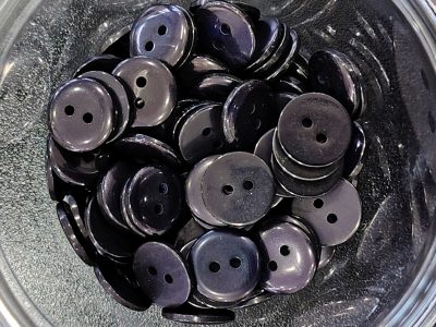 Boton Mediano Negro — MKS Mercería