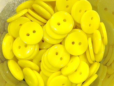 Boton Mediano Amarillo — MKS Mercería