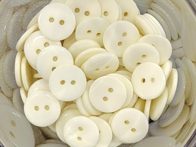 Boton Mediano Beige — MKS Mercería